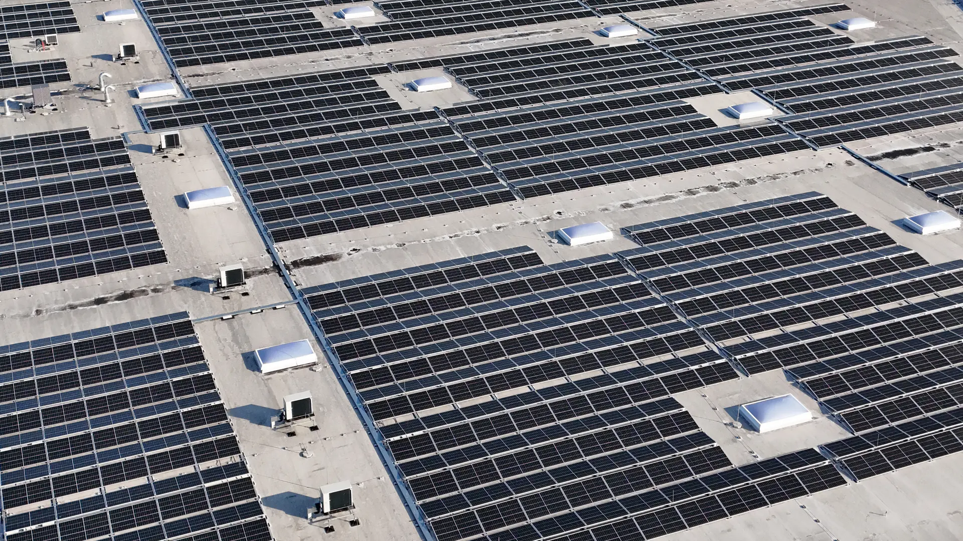 PV Anlagen Dachlichtkuppeln Wärempumpen.jpg